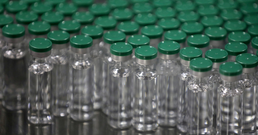 В Египте нашли выброшенными более 18 тысяч упаковок вакцин от коронавируса 