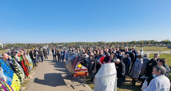 Ховати Антона Полякова на кладовищі з депутатів приїхала тільки Ганна Скороход