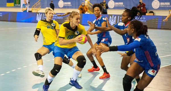 Жіноча гандбольна збірна України на останніх хвилинах поступилася олімпійським чемпіонкам Токіо-2020