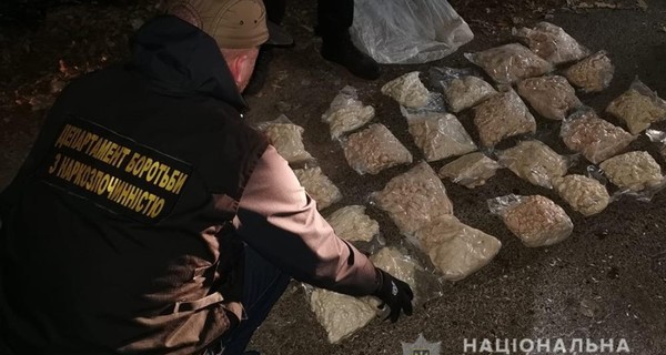 Поліція запобігла ввезенню до Києва великої партії мефедрона