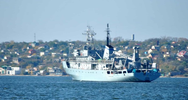 Корабель ВМС України отримав пробоїну в Чорному морі, йде рятувальна операція