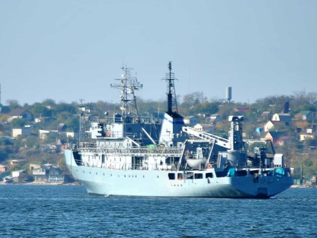 Корабель ВМС України отримав пробоїну в Чорному морі, йде рятувальна операція