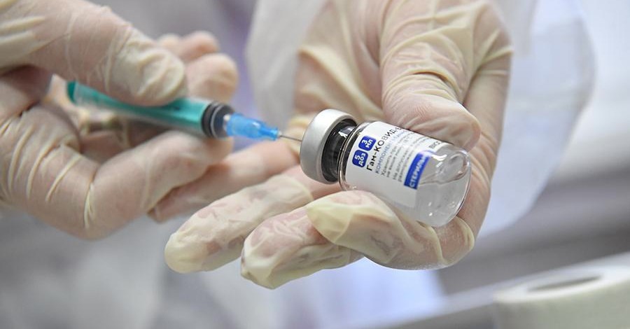 В Україні можуть схвалити бустерну вакцинацію для людей з хронічними захворюваннями