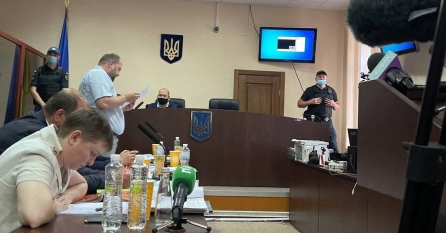 Медведчук рассказал о своих визитах в Донецк и Луганск с целью проведения обменов