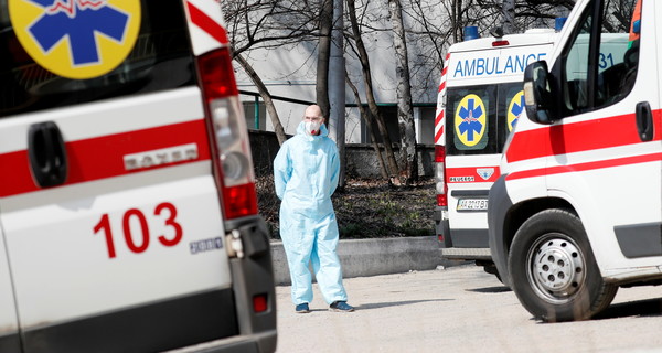 На Буковині лікарні відмовилися приймати італійця, пацієнт помер в кареті 