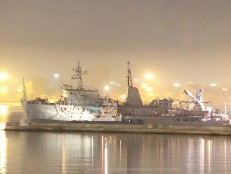 Корабель ВМС, що зазнав лиха у Чорному морі, повернувся до Одеси
