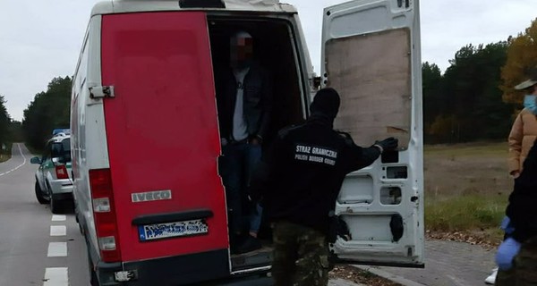 У Польщі затримали українця, який займався перевезенням нелегальних мігрантів