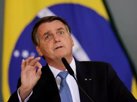 Президента Бразилії можуть звинуватити в масових вбивствах через COVID-19