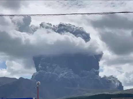 В Японии началось извержение вулкана Асо