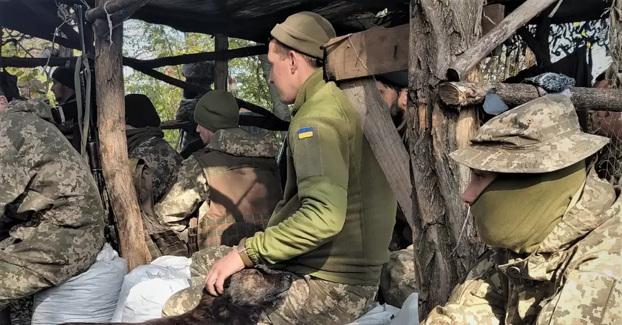 На Донбасі використовували безпілотники і заборонене озброєння, поранено військового