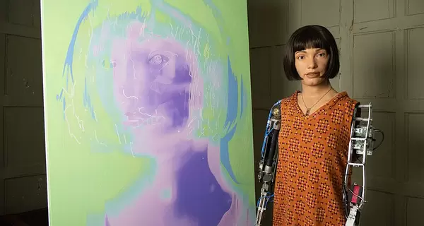 У Єгипті затримали робота-художника за підозрою у шпигунстві