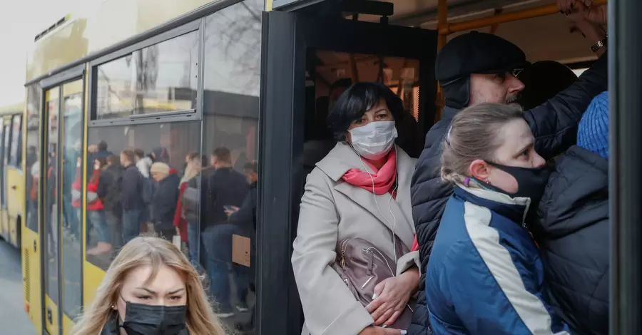 После перехода в «красную» зону в Киеве введут ограничение на проезд в транспорте 