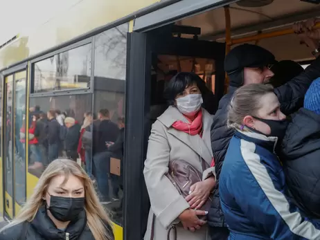 После перехода в «красную» зону в Киеве введут ограничение на проезд в транспорте 