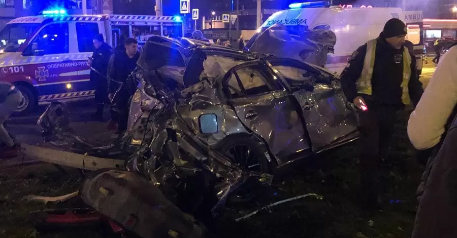 З'явилося відео смертельної аварії у Харкові: загиблий та троє постраждалих