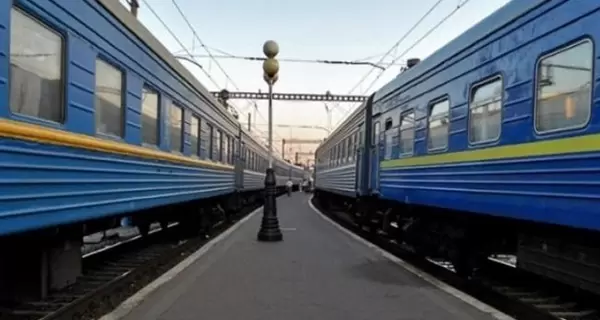 Из-за аварии на Житомирщине серьезно опаздывают 20 поездов, большинство - киевские (список)
