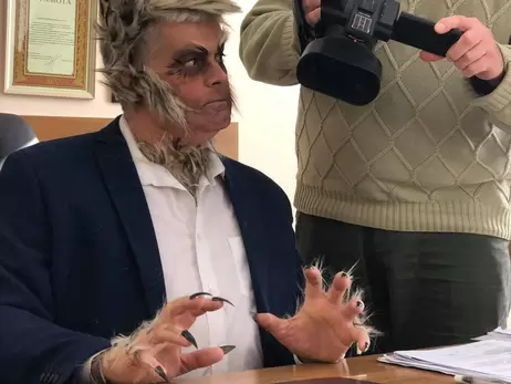 Директор одесского зоопарка стал оборотнем и снимает новый видеоклип в честь Хэллоуина