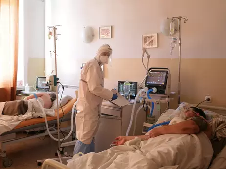 Лікарі про проблеми з киснем у ковідних лікарнях: день пережили – і добре