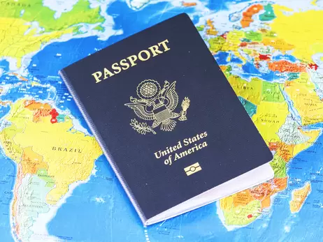 У США видали перший паспорт із варіантом «Х»