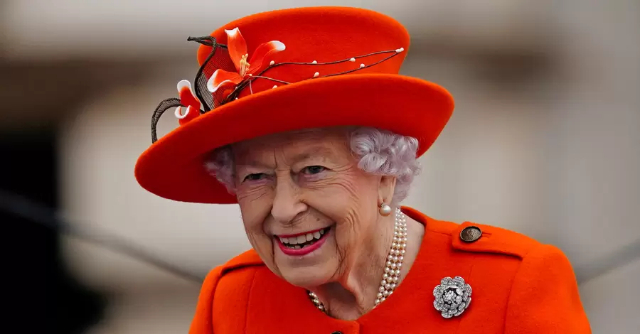 Лікарі порадили королеві Єлизаветі II відпочивати не менше двох тижнів