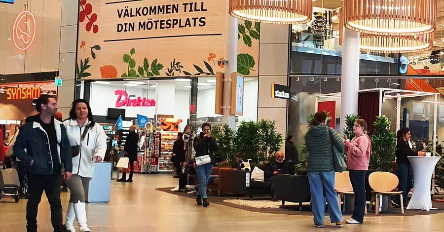 Швеція скасувала карантин: люди зняли маски і не хочуть повертатися з віддаленки до офісів