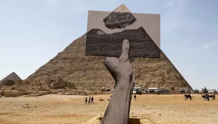 Арт-выставка перед Великой пирамидой в Гизе