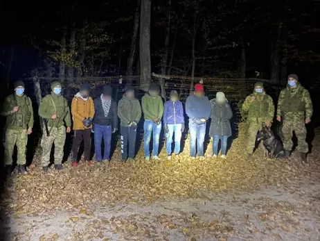 Ночная миграция индусов: украинские пограничники задержали две группы нелегалов в течение часа