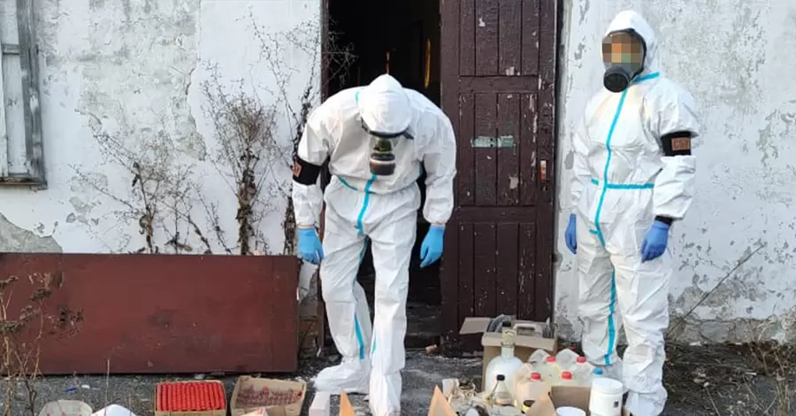На Полтавщині СБУ накрила підпільний склад із небезпечними отрутами та збудниками інфекцій