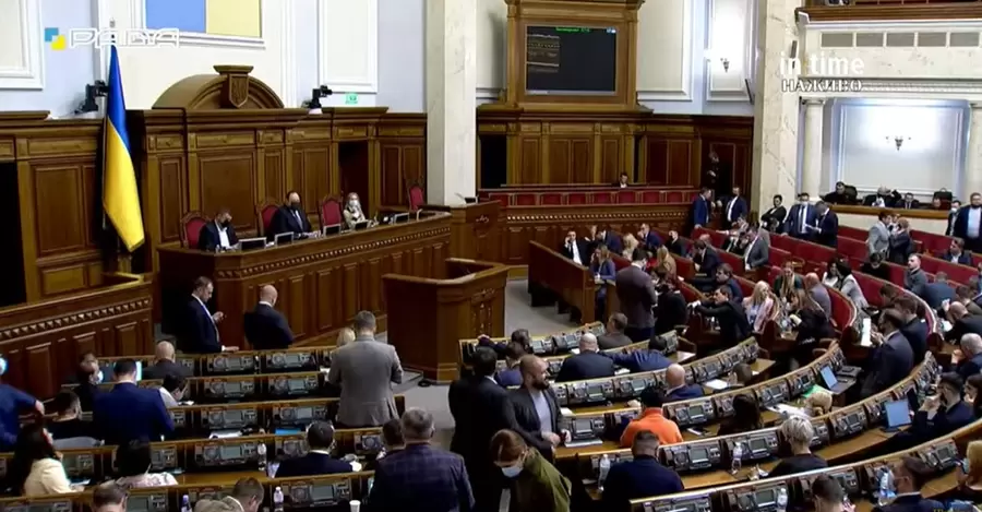 Рада поддержала упрощение получения гражданства иностранцами, защищающими Украину