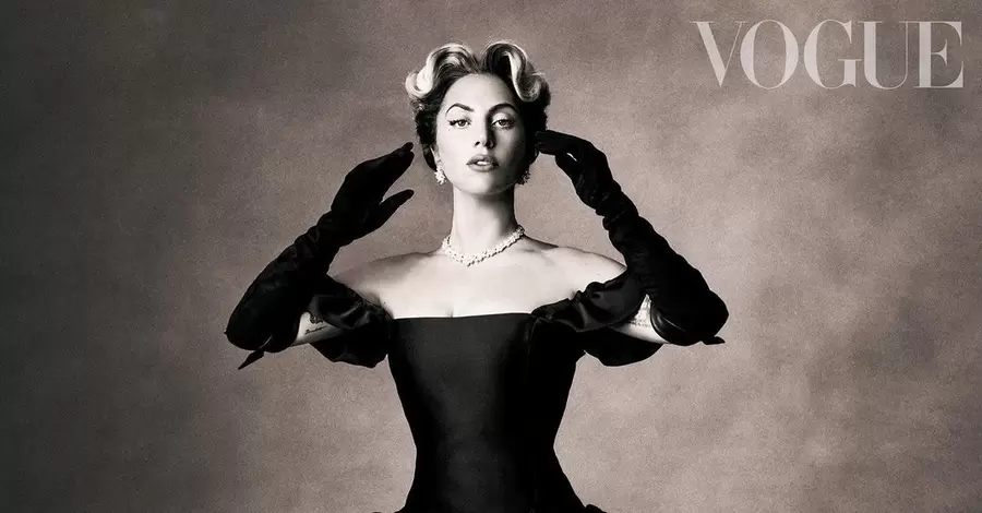 Леді Гага постала одразу на двох обкладинках Vogue: у плащі від Valentino та сукні Schiaparelli
