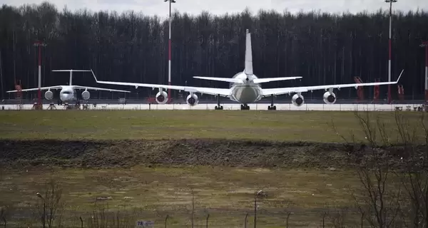 Wizz Air заявила, що була змушена повернути в Угорщину літак Будапешт-Москва, який приземлився в Києві