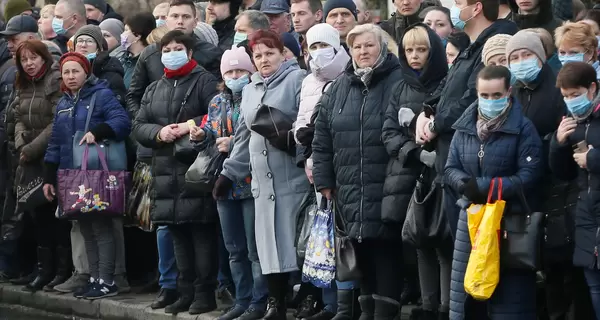От чего умирают украинцы: ковид и онкология «борются» за второе место