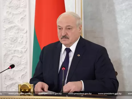 Лукашенко не може потрапити до Криму: Україна закрила небо, а Путін із собою не бере