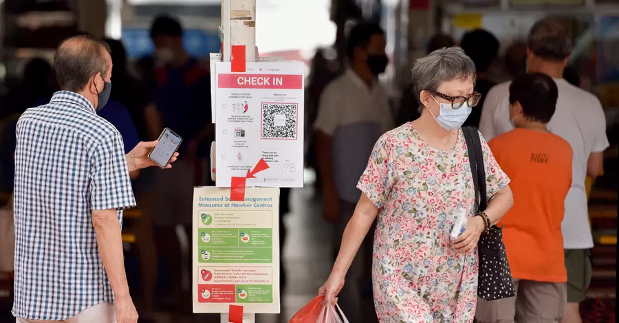 У Сінгапурі зробили платним лікування для невакцинованих від коронавірусу