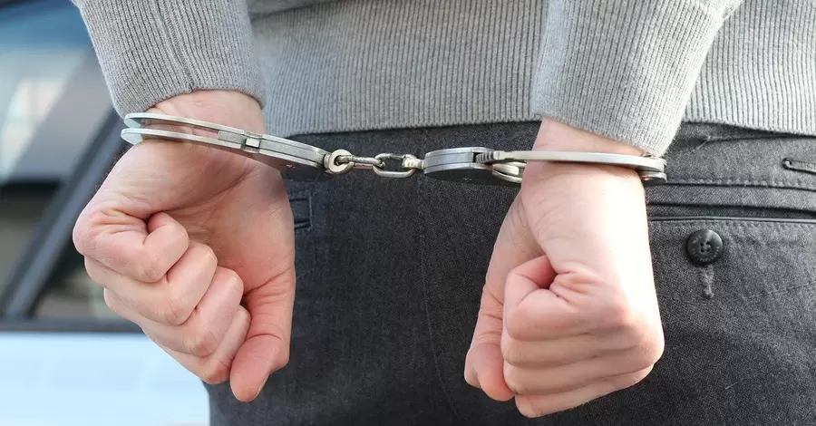 У Кривому Розі заарештували трьох товаришів на службі загиблого солдата