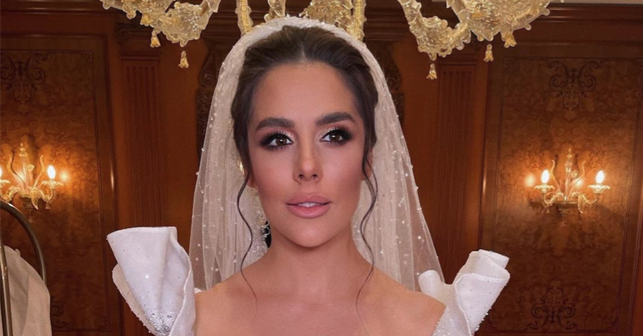 Сүйгенінің минетінен кейін әйелін сүйгені Өрмекші адам порно видео