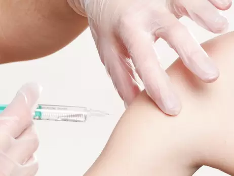 Верховна Рада та МОЗ відкрили центр вакцинації у готелі 