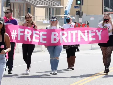 Бритни Спирс свободна! Суд отменил опекунство отца спустя 13 лет