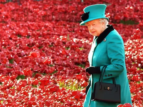 Королева Елизавета II не примет участия в Дне памяти павших из-за проблем со спиной