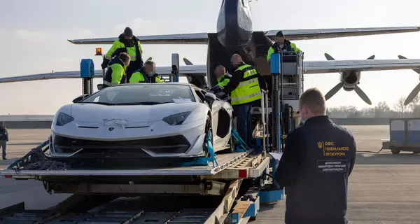 Українська прокуратура віддала Німеччині шикарні Lamborghini і Rolls Royce - як речові докази у кримінальній справі