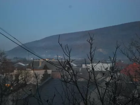 Жители Виноградова пожаловались на едкую дымовую завесу
