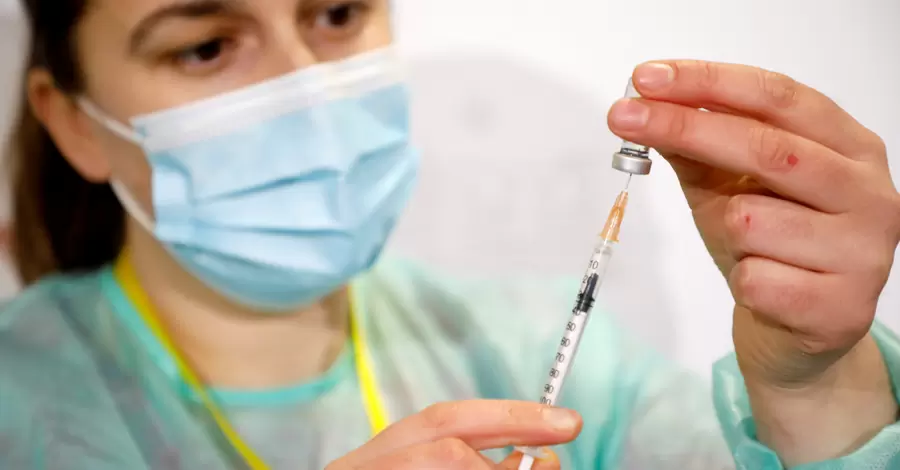 Вакцинацію від коронавірусу завершили понад 9 мільйонів українців