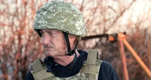 Шон Пенн поспілкувався із бійцями ООС для свого документального фільму про Україну  