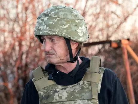 Шон Пенн пообщался с бойцами ООС для своего документального фильма об Украине