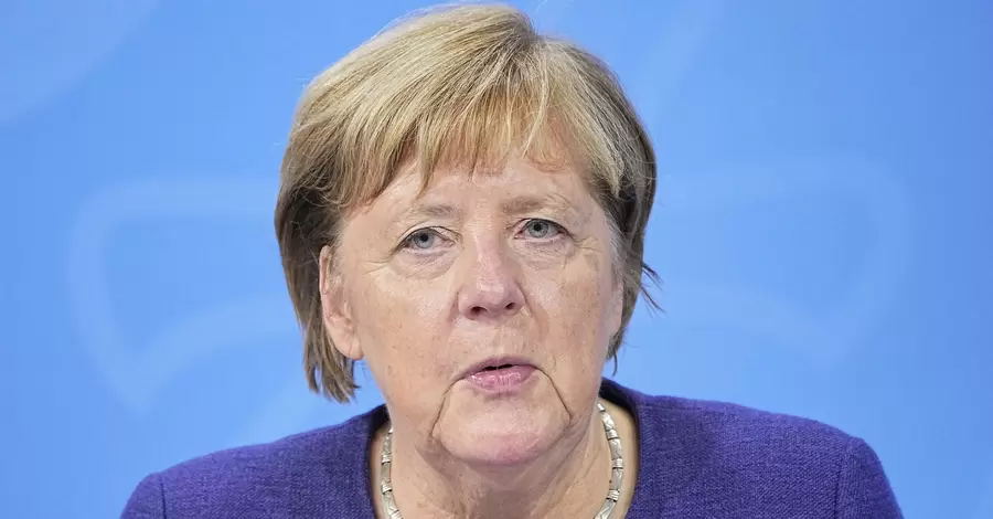 Меркель заявила, що публікація листування не компенсує відмову Росії від нормандської зустрічі
