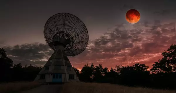 Кровавое лунное затмение 19 ноября 2021 в самом разгаре: где смотреть онлайн (прямая трансляция)