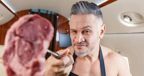 Эктор Хименес Браво показал, как приготовить классические свиные ребра барбекю