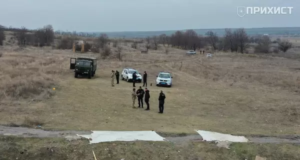 У Нікополі військовослужбовці з автомата Калашнікова поранили чоловіка, який збирав дрова в лісі