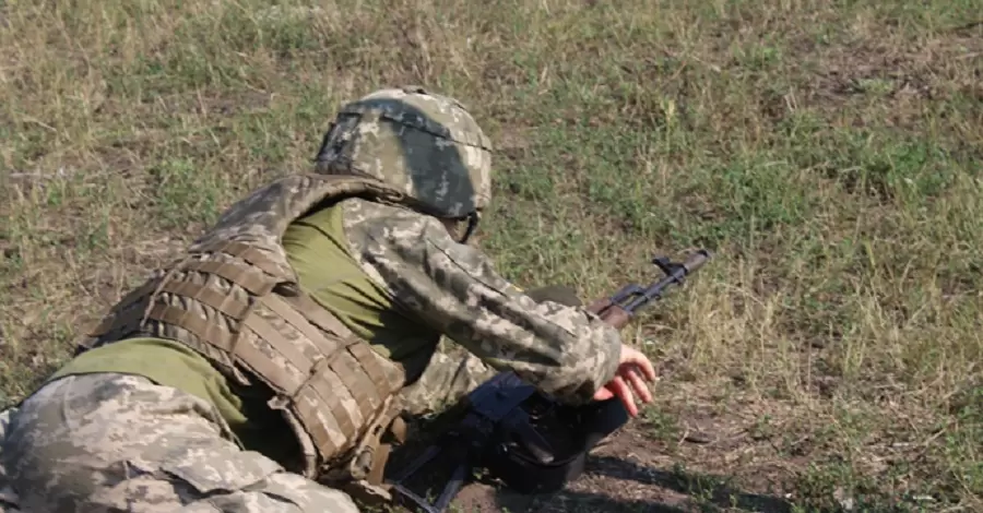 На Донбасі українські захисники потрапили під обстріл ворога, є поранений