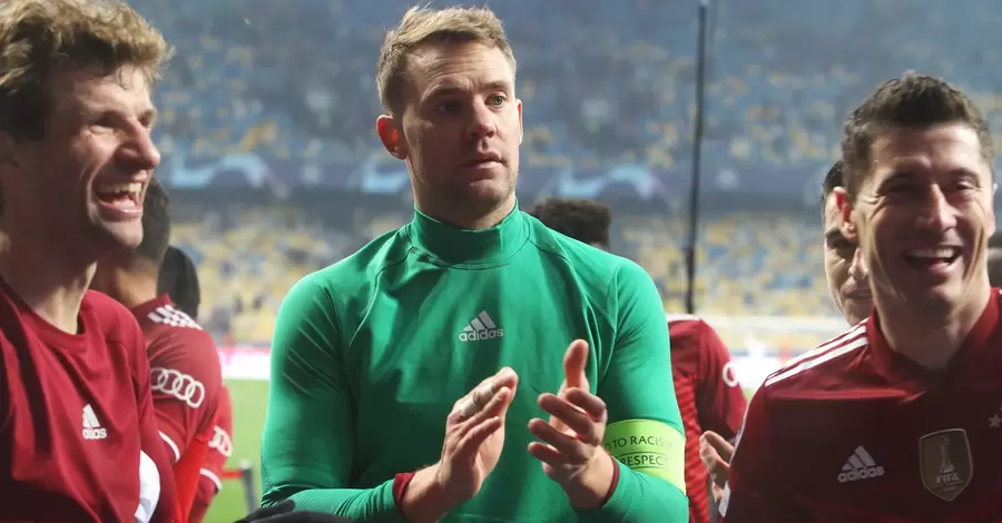 Сніг, прорив на поле та підхід Лєвандовскі до вболівальників: чим запам'ятався матч "Динамо" - "Баварія"