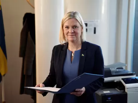 Перша в історії Швеції жінка-прем'єр-міністр подала у відставку наступного дня